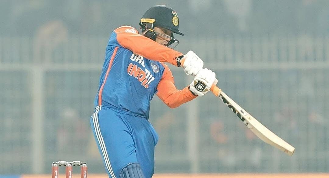 IND vs ENG T20I : अभिषेक शर्मा ने ला दिया तूफ़ान इंग्लैंड हुआ हैरान !अर्शदीप ने रिकॉर्ड बनाये