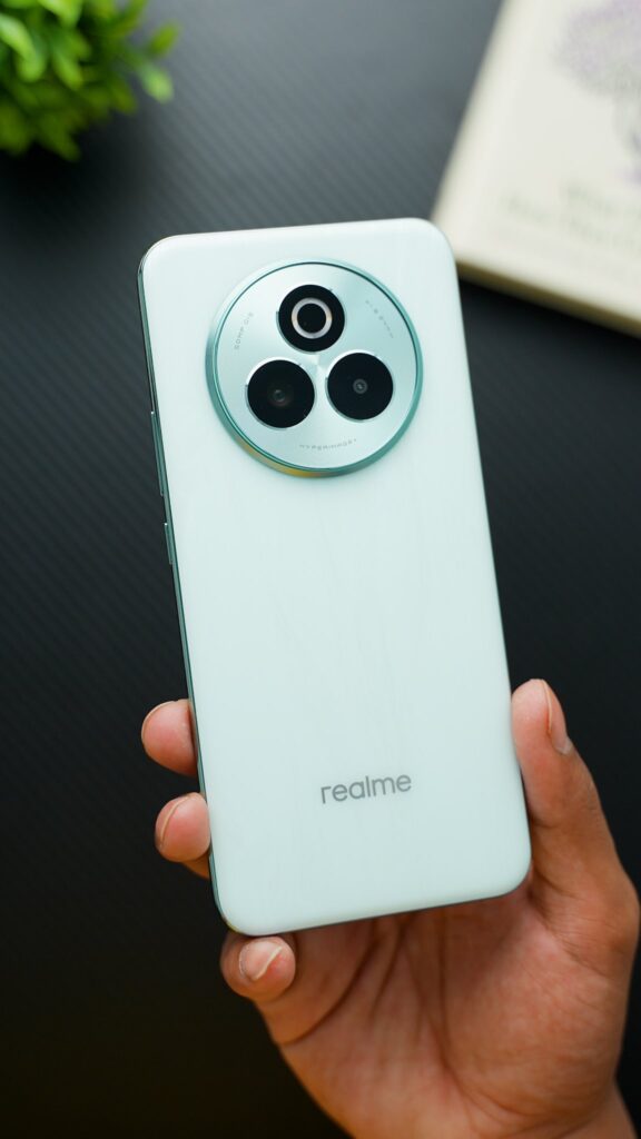 Realme P3 Pro 5G : realme ने लॉन्च किया धमाकेदार डिज़ाइन वाला फ़ोन कीमत जानकर हो जायेंगे हैरान