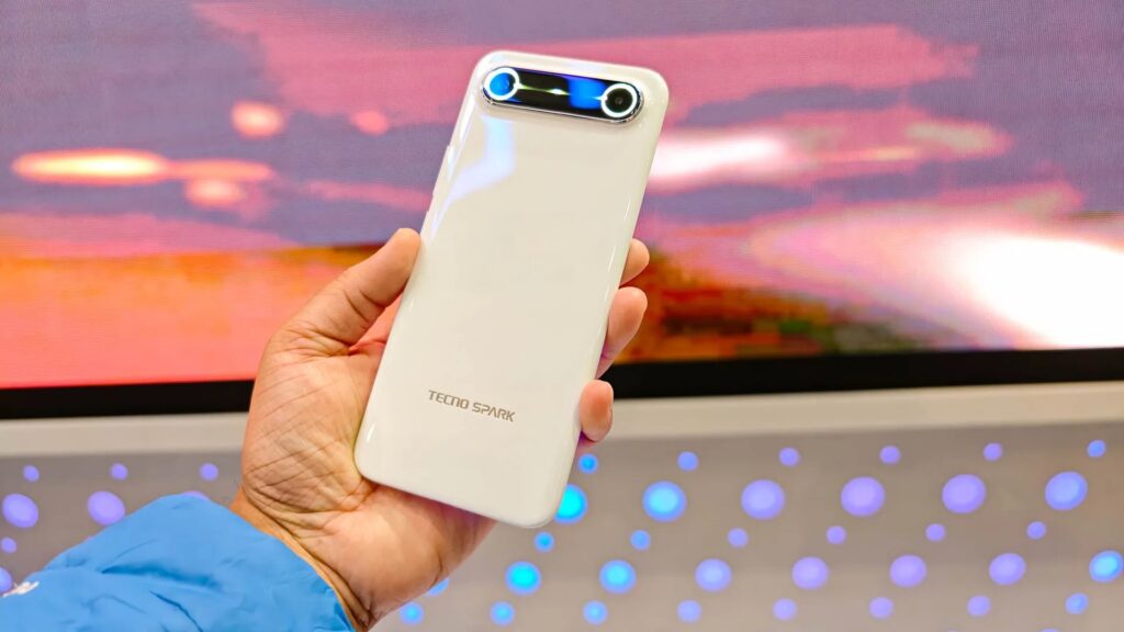Tecno Spark Slim : ये है दुनिया का सबसे पतला स्मार्टफोन, इसके फ़ीचर्स जान हो जायेंगे हैरान, 3D डिस्प्ले के साथ